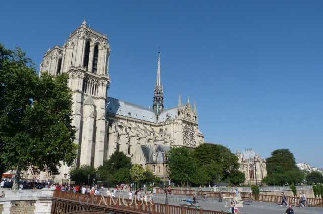 Notre Dame, Paris city bus tour