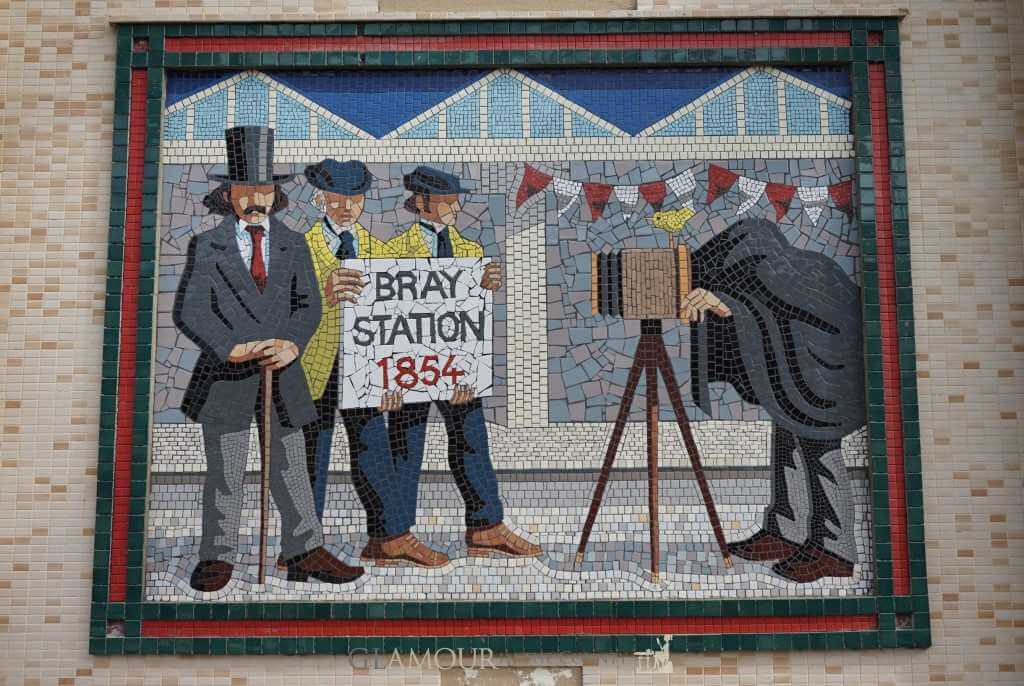 arrival mosaic at Bray Dart station in Ireland